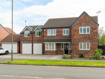 5 bedroom detached house for sale in Pennyfields Boulevard, Long Eaton, NG10
