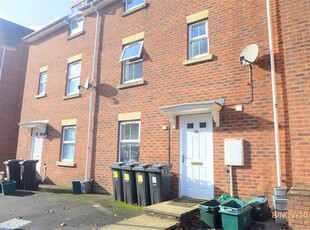 5 bedroom end of terrace house for rent in Wright Way, Stapleton, Bristol, BS16