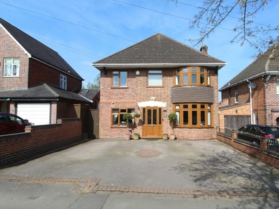 6 bedroom detached house for sale in Cork Lane, Glen Parva, Leicester, LE2