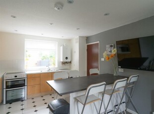 6 bedroom end of terrace house for rent in Rebecca Drive, Harborne, Birmingham, B29