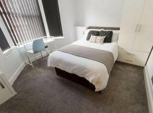 6 bedroom house for rent in Halsbury Road, Liverpool, L6