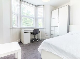 6 bedroom maisonette for rent in Lavender Gardens, Jesmond, NE2