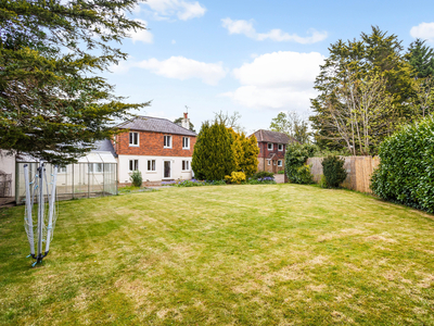 6 bedroom property for sale in Orchard Lane, Hassocks, BN6