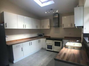 6 bedroom semi-detached house for rent in Albert Grove, Nottingham, NG7