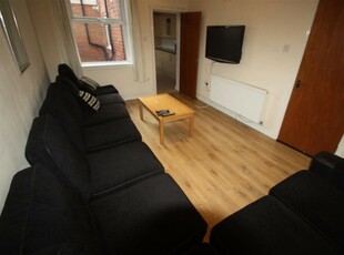 8 bedroom house for rent in Heeley Road, Birmingham, B29