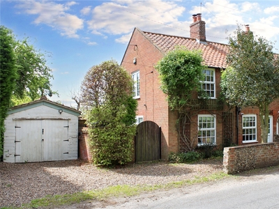Clay Common, Frostenden, Beccles, Suffolk, NR34 3 bedroom house in Frostenden