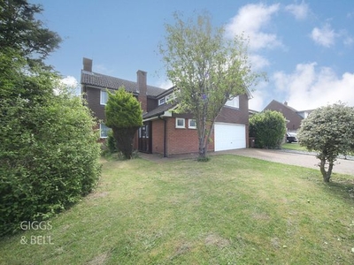 Detached house for sale in Felstead Way, Luton, Bedfordshire LU2