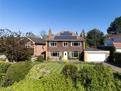Detached house for sale in Meadway, Harpenden, Hertfordshire AL5