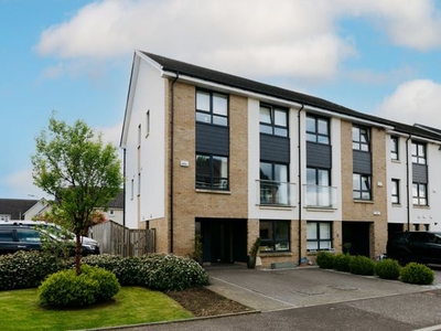 End terrace house for sale in Bright Close, Bearsden, Glasgow, East Dunbartonshire G61