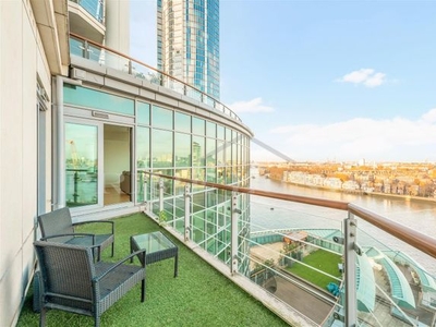 Flat for sale in Hamilton House, St George Wharf, Vauxhall SW8
