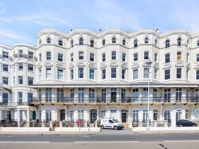 Flat for sale in Marine Parade, Brighton BN2