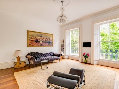 Flat for sale in Oakley Square, Camden, London NW1