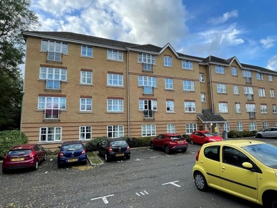 Flat to rent in Aylward Drive, Stevenage SG2