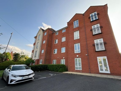 Flat to rent in Bordesley Green East, Birmingham B33