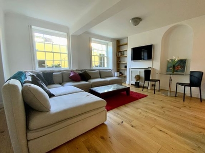 Flat to rent in Brunswick Square, Hove BN3