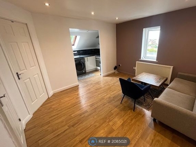 Flat to rent in Burnham, Burnham, Slough SL1