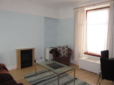 Flat to rent in Claremont Street, First Floor Left AB10