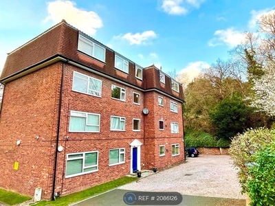 Flat to rent in Deepdale Court, South Croydon CR2