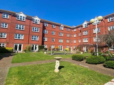 Flat to rent in Jenner Court, Weymouth DT4