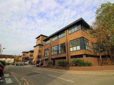 Flat to rent in Knoll Road, Camberley GU15