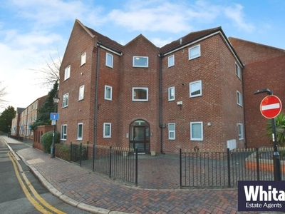 Flat to rent in Lawson Court, High Street, Hull HU1
