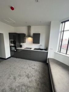 Flat to rent in London Road, Penkhull, Stoke-On-Trent ST4