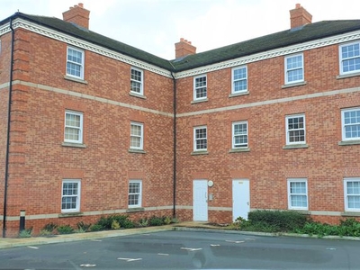 Flat to rent in Long Roses Way, Birstall, Leicester LE4