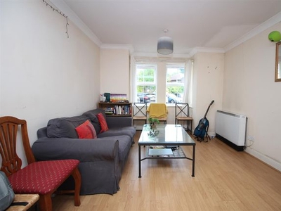 Flat to rent in Middleton Court, Jesmond, Newcastle Upon Tyne NE2 1Qy