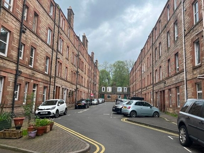 Flat to rent in Milton Street, Edinburgh EH8