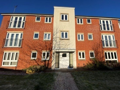 Flat to rent in Rosneath Close, Wolverhampton WV4