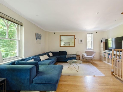 Maisonette for sale in North End Way, London NW3