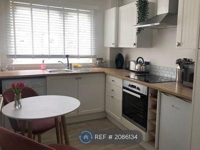Maisonette to rent in Millroad Drive, Glasgow G40