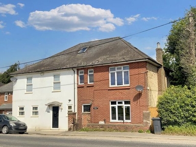 Semi-detached house to rent in Sutton Road, Maidstone ME17