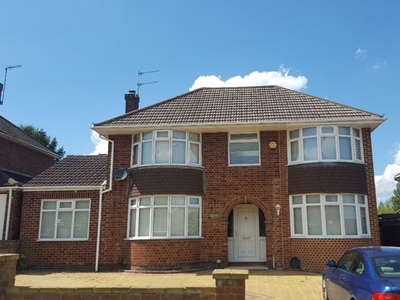 Semi-detached house to rent in Windsor Road, Swindon SN3