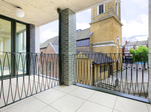 Studio flat for rent in All Saints Passage, Wandsworth High Street, London, SW18