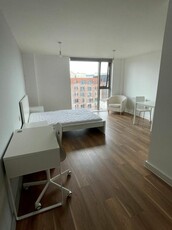 Studio flat for rent in Block B, 2 Nation Way, Liverpool, L1