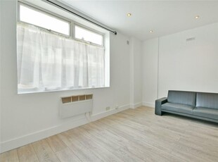 Studio flat for rent in Pellatt Grove, Wood Green, N22