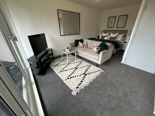 Studio flat for rent in Pytchley House, Browns Green, Birmingham, B20