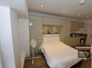 Studio flat for rent in |Ref: R205933 |, Canute Road, Southampton, SO14 3FJ, SO14