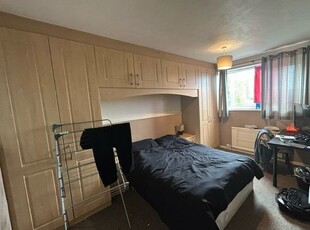 Terraced house to rent in Blenheim View, Woodhouse, Leeds LS2