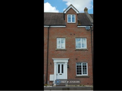 Terraced house to rent in Cerne Avenue, Gillingham SP8