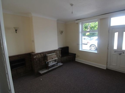 Terraced house to rent in Gladstone Street, Beeston, Nottingham NG9