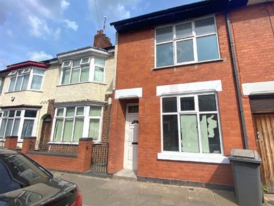 Terraced house to rent in King Edward Road, Leicester LE5