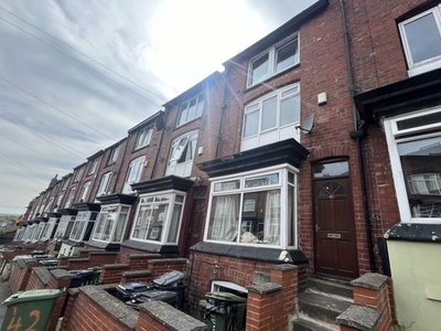Terraced house to rent in Manor Drive, Headingley, Leeds, West Yorkshire LS6