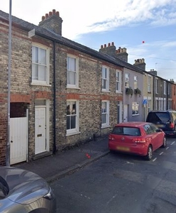 Terraced house to rent in Sedgwick Street, Cambridge CB1
