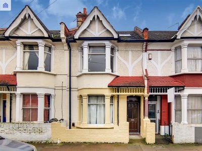 Terraced house to rent in Valnay Street, London SW17
