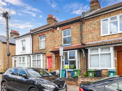 Terraced house to rent in York Road, Watford WD18