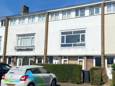 Town house to rent in Heronswood Road, Welwyn Garden City AL7