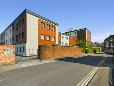 2 bedroom flat for sale in Holgate Road, York, YO24