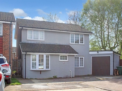 4 bedroom detached house for sale in Bletchley, MK3
